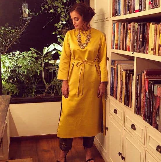 एक्ट्रेस दीया मिर्जा के लिए ये कोई नई बात नहीं है, लेकिन उनके फैन्स जरूर इन तस्वीरों को देखकर चौंक गए हैं. क्योंकि कोई महंगे सामान की जगह दीया का पूरा ध्यान ईको-फ्रेंडली चीजों पर था.