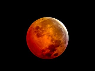 Chandra Grahan 2021: Super Blood Moon To Be Seen On May 26 After First Lunar Eclipse; Know About Timings, Places, Sutak Period