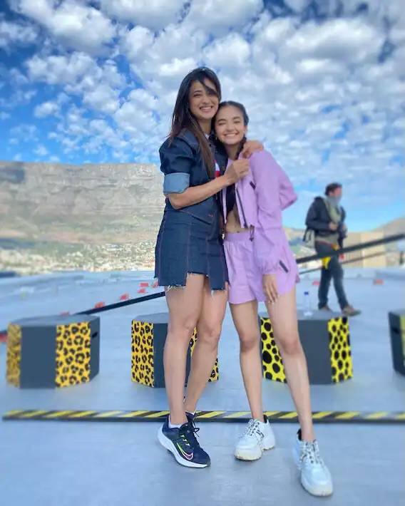 अनुष्का सेन ने इन तस्वीरों को शेयर करते हुए लिखा,