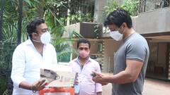 Sonu Sood: বাড়ির নিচে সাহায্যপ্রার্থীদের ভিড়, নিজে এসে সমস্যার কথা শুনলেন সোনু