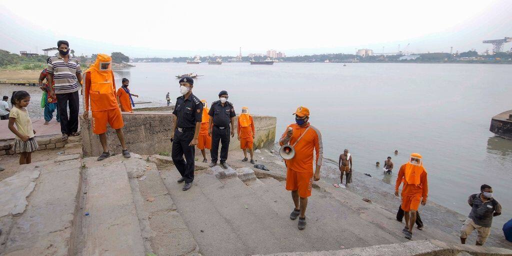 NDRF on Cyclone Yaas: সবথেকে খারাপ পরিস্থিতি সামলানোর মতো করে প্রস্তুতি নিন, ইয়াস নিয়ে রাজ্যগুলিকে বার্তা এনডিআরএফ প্রধানের Cyclone Yaas: Prepare for worst-case scenario, evacuate on overdrive: says NDRF Chief NDRF on Cyclone Yaas: সবথেকে খারাপ পরিস্থিতি সামলানোর মতো করে প্রস্তুতি নিন, ইয়াস নিয়ে রাজ্যগুলিকে বার্তা এনডিআরএফ প্রধানের