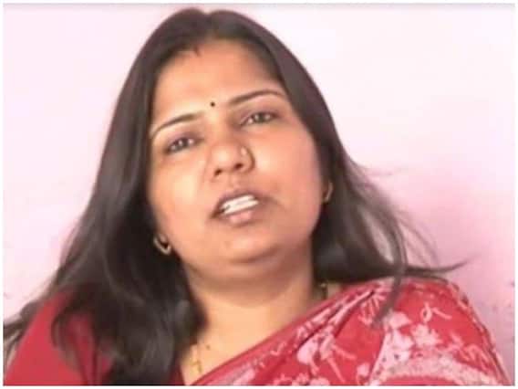 IAS Success Story: घर और बच्चे की जिम्मेदारी के बीच पुष्पलता ने कड़ी मेहनत से पास की UPSC, बनीं आईएएस IAS Success Story: घर और बच्चे की जिम्मेदारी के बीच पुष्पलता ने कड़ी मेहनत से पास की UPSC, बनीं आईएएस