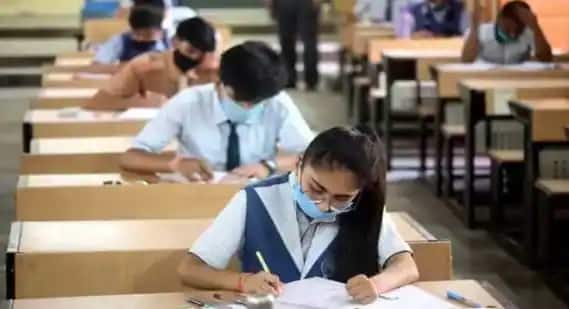 Maharashtra SSC Exam Department of Education will issue two important GRs regarding the 10th exam Maharashtra SSC Exam : दहावी परीक्षेबाबत शिक्षण विभाग एक-दोन दिवसांत दोन महत्त्वाचे जीआर काढणार, सूत्रांची माहिती