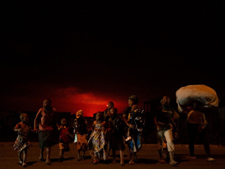 Mount Nyiragongo eruption made thousands of residents to flee their home Mount Nyiragongo Volcano | நெடுஞ்சாலை எங்கும் நெருப்புக்குழம்பு.. காங்கோவை அதிரவைக்கும் எரிமலை சீற்றம்