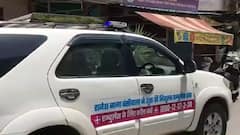 Delhi: AAP नेता ने अपनी कार को एंबुलेंस में बदला, दे रहे मुफ्त सेवा