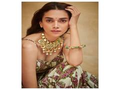 Aditi Rao Hydari :அடடா நான் கவிஞன் உனை பார்த்து கெட்டுப்போன கவிஞன் - அதிதி ராவ் ஹைதாரி