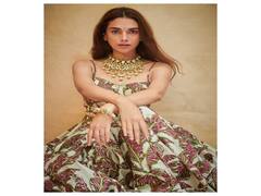 Aditi Rao Hydari :அடடா நான் கவிஞன் உனை பார்த்து கெட்டுப்போன கவிஞன் - அதிதி ராவ் ஹைதாரி