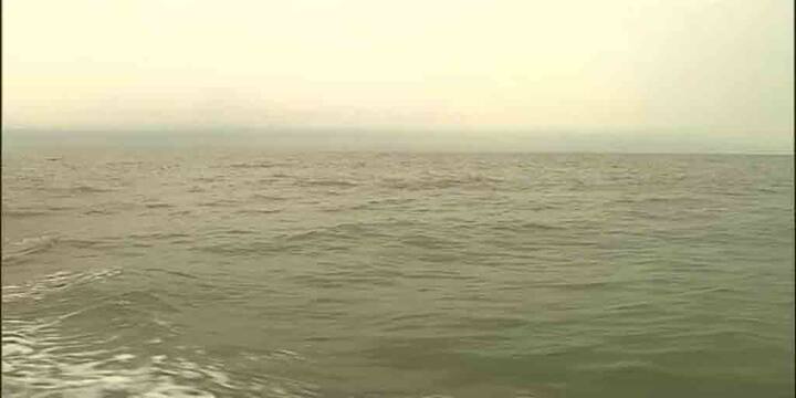 বঙ্গোপসাগরে গভীর নিম্নচাপ পরিণত হল ঘূর্ণিঝড়ে। বর্তমানে দিঘা থেকে ৬৩০ কিলোমিটার ও ওড়িশার পারাদ্বীপ থেকে ৫৪০ কিলোমিটার দূরে অবস্থান করছে এই ঘূর্ণিঝড় ইয়াস।