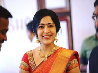 கணவரின் டார்ச்சர் தாங்கமுடியல : ரசிகையின் லைவ் சேட் மெசேஜைப் பார்த்து கொந்தளித்த விஜே ரம்யா..!