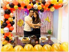 पति संकेत भोसले ने कुछ इस तरह यादगार बना दिया कॉडमेडियन Sugandha Mishra का बर्थडे, देखें पार्टी की तस्वीरें