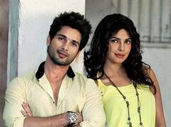 जब इनकम टैक्स डिपार्टमेंट ने मारी थी Priyanka Chopra के घर पर रेड, Shahid Kapoor ने खोला था दरवाजा!