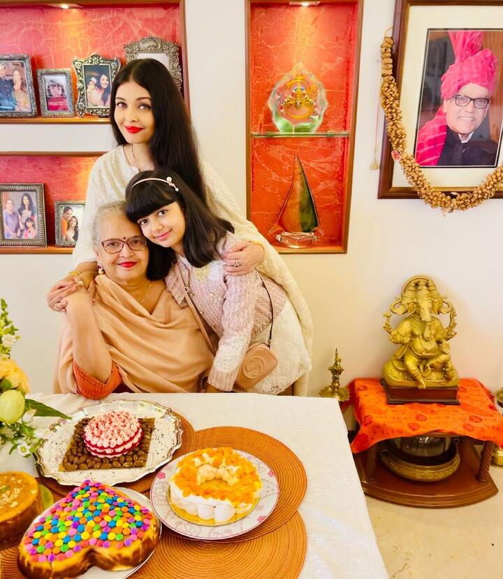 रविवारी संध्याकाळी ऐश्वर्या राय आणि तिचा पती अभिषेक बच्चन या दोघांनी तिची आई वृंदा राय यांचा वाढदिवस साजरा केला. या फोटोंमध्ये तुम्ही पाहू शकता की, फोटोमध्ये तीन केक दिसत आहेत. (Photo Credit : Aishwarya Rai/Instagram)