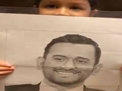 கண்ணான கண்ணே.. கண்ணான கண்ணே..  மகளுடன் மகிழ்ந்த தோனி!