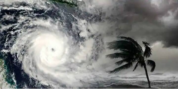 কাল সকাল থেকে বাড়বে ঝড়ের গতি। প্রতি ঘণ্টায় বেগ থাকবে ৫০-৬০ কিলোমিটার। সর্বোচ্চ গতিবেগ ৭০ কিলোমিটার প্রতি ঘণ্টায়। উত্তর বঙ্গোপসাগরের ওড়িশা ও পশ্চিমবঙ্গের উপকূলবর্তী এলাকায় এই গতিবেগ দেখা যাবে।