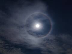 Sun Halo Photos: કુદરતનો ‘કરિશ્મા’, બેંગલુરુના આકાશમાં સૂર્યની ચારેય બાજુ જોવા મળ્યો અનોખો ‘પ્રભા મંડળ’