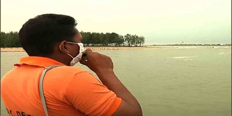 Yaas Cyclone Update: Coastal districts preparing on a warfooting situation as Cyclone Yaas moves ahead towards state Yaas Cyclone Preparation: ধেয়ে আসছে ঘূর্ণিঝড় ইয়াস, মোকাবিলা প্রস্তুতিতে জোর উপকূলবর্তী এলাকায়
