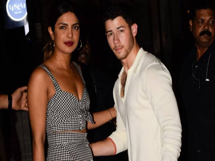 Priyanka Chopra expresses her love for nick jonas by sharing this lovely picture on instagram Nick Jonas की बाहों में लिपटी Priyanka Chopra ने किया अपने प्यार का इजहार, पति की जमकर की तारीफ