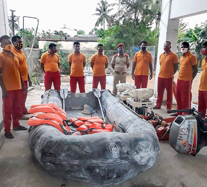 Cyclone Yaas To Turn Into Very Severe Storm In 24 Hrs, West Bengal And Odisha Evacuate Thousands Cyclone Yaas To Turn Into 'Very Severe Storm' In 24 Hrs, West Bengal And Odisha Evacuate Thousands