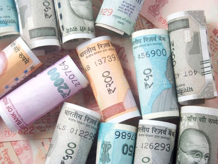 icici bank changed many rules for customers increased charges for many transactions including atm ICICI Bankએ ગ્રાહકો માટે બદલ્યા નિયમો, એટીએમ સહિત અનેક ટ્રાન્ઝેક્શન ચાર્જમાં કર્યો વધારો