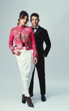 Billboard Music Awards 2021: பில்போர்ட் இசை விருது விழாவில் கணவருடன் பிரியங்கா சோப்ரா..!