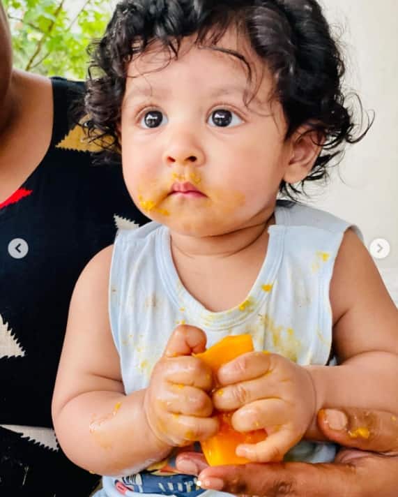 মিষ্টি এই ছবিগুলি শেয়ার করে শুভশ্রী লেখেন, 'আমের মরসুম'। আমে মজে থাকা ইউভানের অবশ্য খেয়াল নেই মায়ের দিকেও।