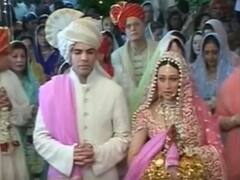 शादी के दिन किसी हूर से कम नहीं लग रही थीं ये एक्ट्रेस, इनके लहंगे के रंग को अपनाकर आप भी लगा सकती हैं चार चांद