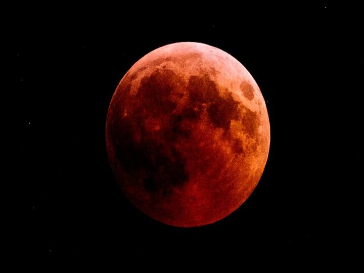 Total Lunar eclipse to occur tomorrow evening and visible in India as Super blood moon நாளை சந்திர கிரகணம்: இந்தியாவில் எங்கு தெரியும்?