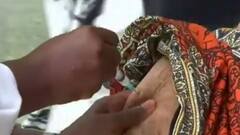 देश में टीकाकरण की धीमी रफ्तार... वैक्सीन पर जारी है घमासान | India Chahta Hai