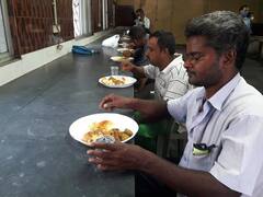 Cyclone Yaas: ঘূর্ণিঝড় থেকে বাঁচতে ইডেনে আশ্রয়, মালিদের খাবারের ব্যবস্থাও করল সিএবি