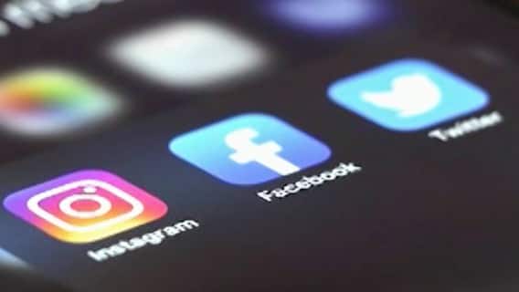 Instagram New Feature: इन्स्टाग्रामने लॉन्च केलं नवीन फीचर, लाईक्स हाईड करता येणार Instagram New Feature: इन्स्टाग्रामने लॉन्च केलं नवीन फीचर, लाईक्स हाईड करता येणार