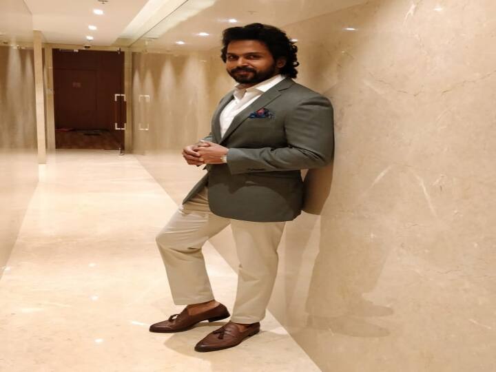 அமீர் இயக்கத்தில் பருத்தி வீரன் படத்தில் முதன் முதலில் அறிமுகம் ஆனார்