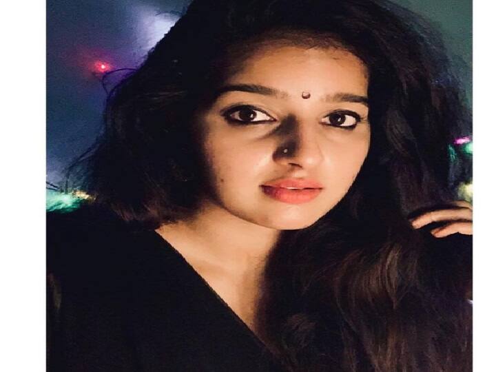 கண்களால் கைது செய்.. இது மாளவிகாவின் க்ளிக்.!