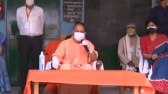Uttar Pradesh : CM Yogi Adityanath पहुंचे Mirzapur, Corona Care Center का किया निरीक्षण
