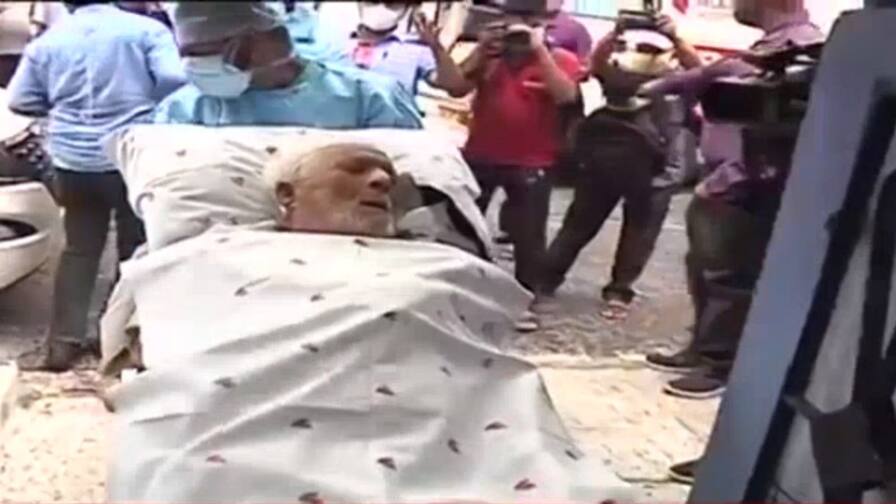 Buddhadeb Bhattacharya Health: নেমে গিয়েছে অক্সিজেনের মাত্রা, হাসপাতালে ভর্তি করা হল বুদ্ধদেব ভট্টাচার্যকে