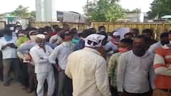 Nashik : लासलगाव बाजार समितीत नागरिकांची गर्दी, वाहनांची नोंद करण्यासाठी शेतकऱ्यांच्या रांगा