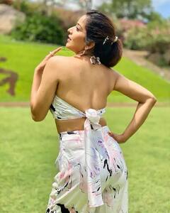 ਸੋਸ਼ਲ ਮੀਡੀਆ 'ਤੇ ਧਮਾਲ ਮਚਾ ਰਹੀ ਮੋਨਾਲਿਸਾ, ਦੇਖੋ ਖੂਬਸੂਰਤ ਡਰੈਸ 'ਚ ਬਾਕਮਾਲ ਤਸਵੀਰਾਂ