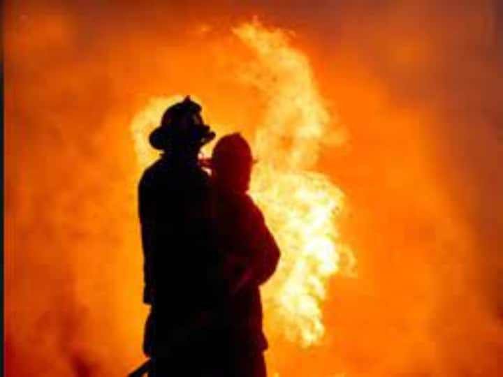 fire accident in hindustan petrolium plant in vizag Vishakapatnam Vishakapatnam Fire | விசாகப்பட்டினம் இந்துஸ்தான் எண்ணெய் ஆலையில் பயங்கர தீ விபத்து