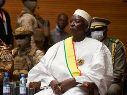 Mali military arrested Mali President Prime Minister and Defence Minister Mali Updates | அதிபர் மற்றும் பிரதமர் கைது ராணுவ கட்டுபாட்டில் மாலி!