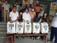 Bihar Corona ऑक्सीजन कंसन्ट्रेटर सात, फोटो खिंचाने वाले 14; जनता की ये कैसी मदद 