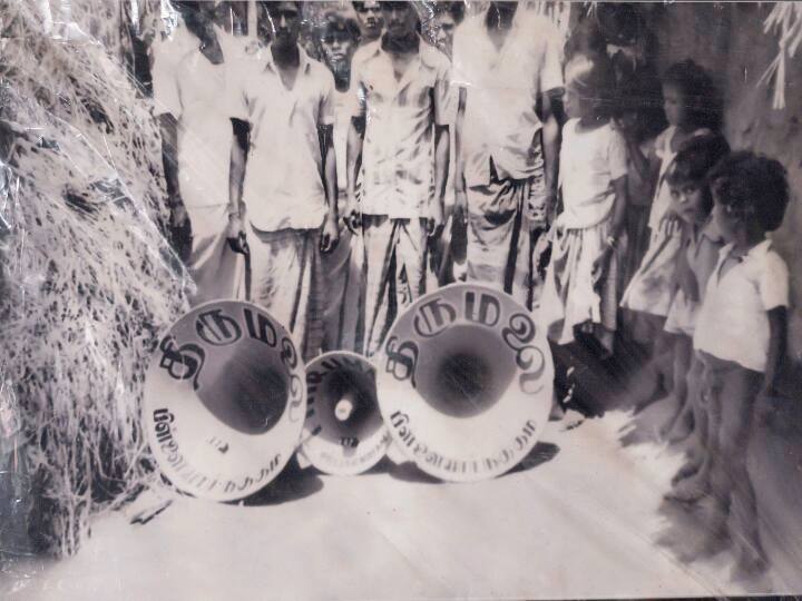 லாக்டவுன் ஸ்டோரிஸ்: ரேடியா செட் ஆபரேட்டருக்கு வாழ்த்து சொன்ன ஜெயலலிதா! மதுரையை குலுக்கிய குழாய் மன்னர்கள்! madurai radio set stop for lock down time லாக்டவுன் ஸ்டோரிஸ்: ரேடியா செட் ஆபரேட்டருக்கு வாழ்த்து சொன்ன ஜெயலலிதா! மதுரையை குலுக்கிய குழாய் மன்னர்கள்!