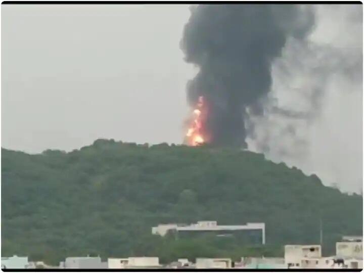 Massive Fire Breaks Out At Visakhapatnam HPCL Plant, Rescue Operations going Underway Visakhapatnam HPCL Plant Fire: ভাইজাগে এইচপিসিএলের প্লান্টে ভয়াবহ অগ্নিকাণ্ড