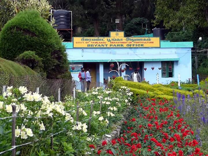 kodaikanal bryant park creates flower structures to create awareness about coronavirus கொடைக்கானலில் பத்தாயிரம் மலர் கொண்டு உருவான கொரோனா விழிப்புணர்வு