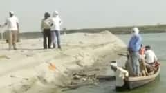 Prayagraj में ABP Ganga की खबर का बड़ा असर, गंगा घाट के किनारे दफनाए गए शवों को किया गया शिफ्ट