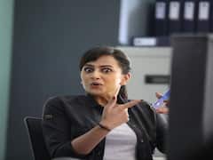 Shraddha Srinath:மனம் உலாவி வர அலாதி இடம் தேடும் -  ஷ்ரத்தா ஸ்ரீநாத்