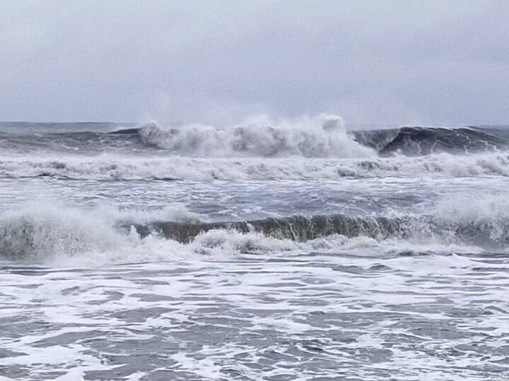 Yaas Cyclone | யாஸ் புயல் காரணமாக தமிழ்நாட்டில் 11 துறைமுகங்களில் 2-ஆம் எண் புயல் எச்சரிக்கை கூண்டு ஏற்றம்