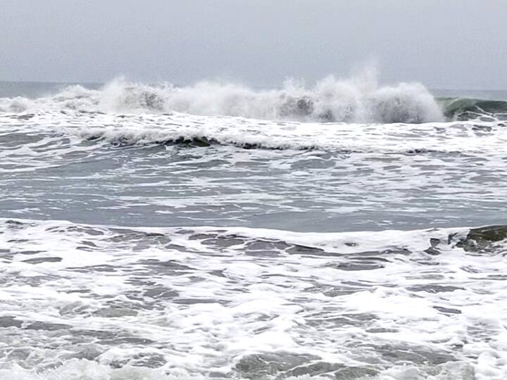 No. 2 storm warning cage boom in 11 ports due to Yas storm Yaas Cyclone | யாஸ் புயல் காரணமாக தமிழ்நாட்டில் 11 துறைமுகங்களில் 2-ஆம் எண் புயல் எச்சரிக்கை கூண்டு ஏற்றம்