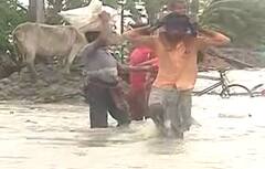 Cyclone Yaas: વાવાઝોડામાં નજર સામે જ તબાહી જોઈને રડી પડી મહિલા, જુઓ તસવીરો