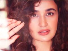 जाति विशेष पर टिप्पणी कर विवादों में घिरीं Yuvika Chaudhary, एक्ट्रेस ने वीडियो शेयर कर मांगी माफी