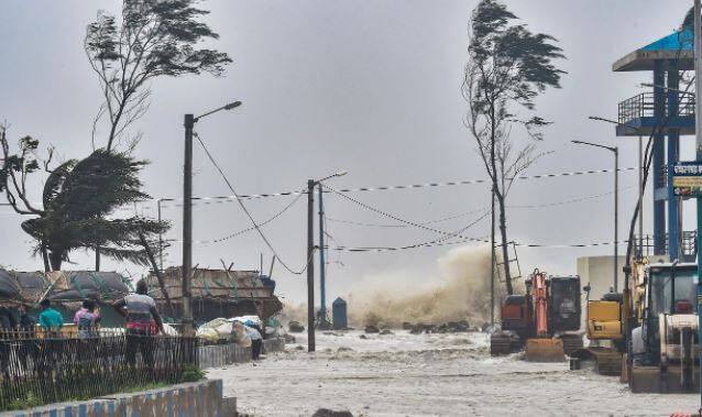 cyclone yaas updates on 26 may wednesday odisha and west bengal heavy rain and strong winds Cyclone Yaas : વાવાઝોડા  ‘યાસ’થી ઓરિસ્સા અને બંગાળમાં ભારે નુકસાન 