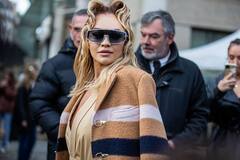 એકબીજા સાથે ઓપન રિલેશનશીપમાં છે આ ત્રણ ફિલ્મ સ્ટાર, ગાર્ડનમાં ત્રણેયની કિસ કરતી તસવીરો વાયરલ, જુઓ.....